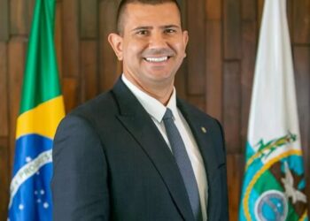 No RJ, Douglas Ruas é eleito presidente da Alerj e novo governador