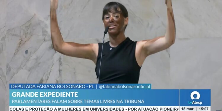 Érika Hilton pede justiça contra parlamentar que encenou blackface