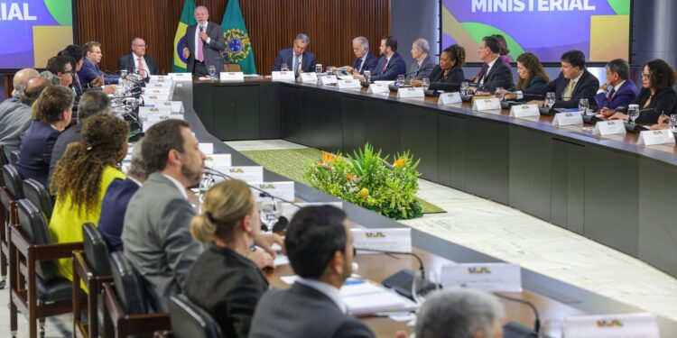 Lula confirma Alckmin como pré-candidato a vice-presidência