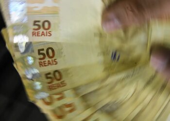Receita paga lote da malha fina do Imposto de Renda de março