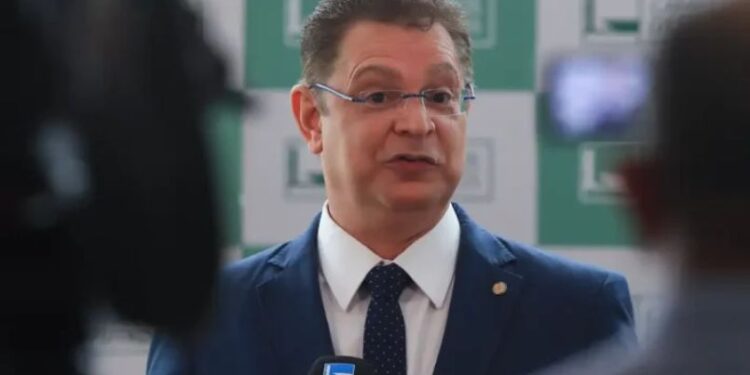 Sóstenes critica STF por encerrar investigação