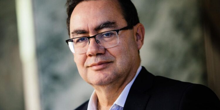 Augusto Cury oficializa pré-candidatura à Presidência do Brasil