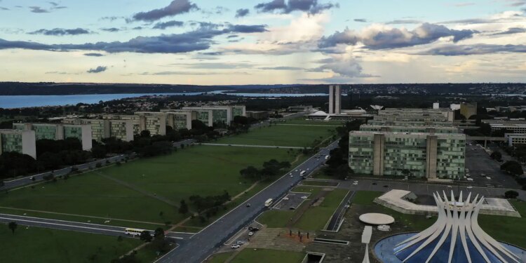 Ipea faz pesquisa para combater desinformação sobre políticas públicas