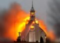 Templo de igreja centenária é destruído por incêndio no Canadá