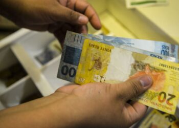 Governo propõe salário mínimo de R$ 1.717 em 2027