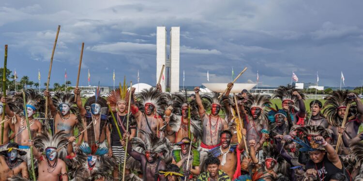 Indígenas levam a Itamaraty proposta de áreas livres de petróleo e gás