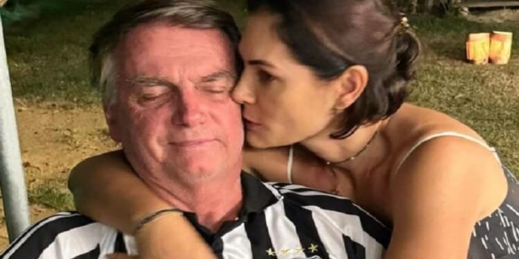 Michelle Bolsonaro sobre o ex-presidente: “Fortalecendo a sua fé”