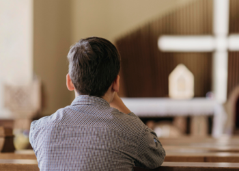 Sociedade Bíblica contesta relatório sobre jovens não religiosos