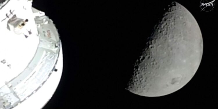 Astronauta usa viagem à Lua para pregar o amor de Jesus; Veja