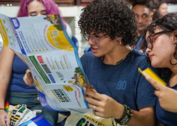 Campanha em escolas do DF alerta para prevenção de desastre climático