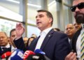Flávio Bolsonaro confirma visita a Vorcaro durante prisão domiciliar