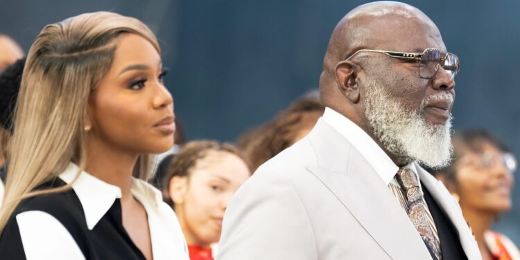 Filha de T.D. Jakes, Sarah Jakes Roberts passa por cirurgia