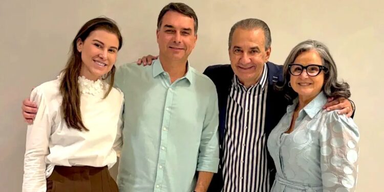 Colunista da Folha admite erro sobre Malafaia e Flávio Bolsonaro