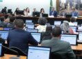 CCJ da Câmara adia análise de PEC sobre redução da maioridade penal