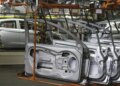 Indústria nacional varia 0,1% em março e acumula alta de 3,1% em 2026