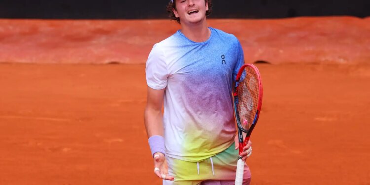 João Fonseca perde na estreia do Masters 1000 de Roma e é eliminado